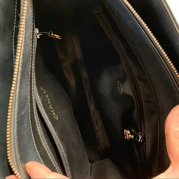 Vintage Chanel Chevron VStitch Tote - Picture 3 of 13